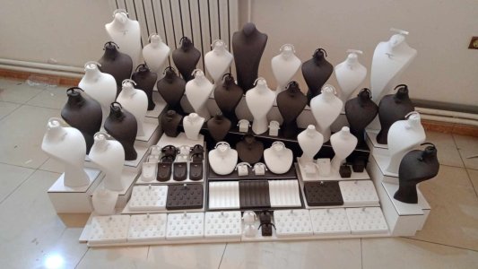 حامل وعلب مجوهرات